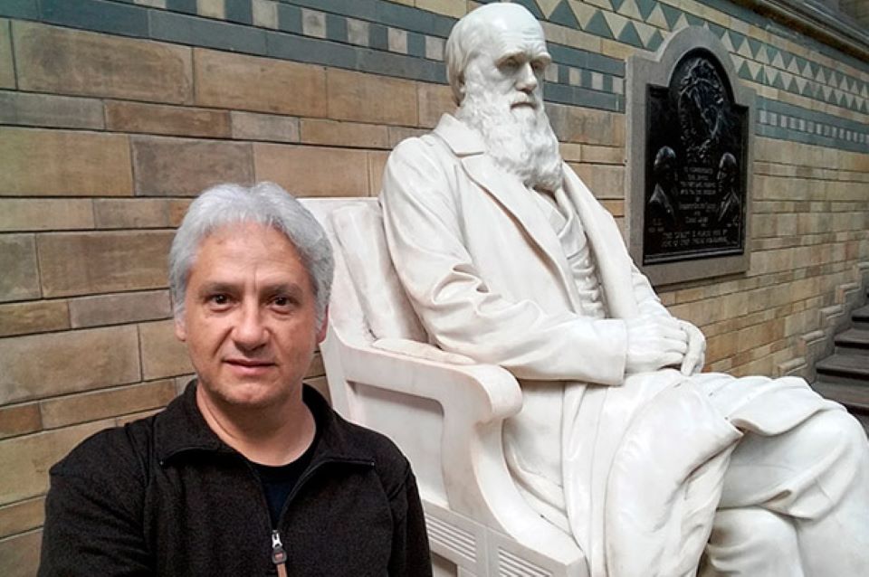 London's Natural History Museum Charles Darwin Statue And Scientific Legacy.