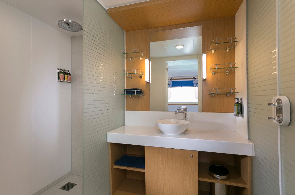 Comfy Bathroom Aboard Santa Cruz Ii Cruise