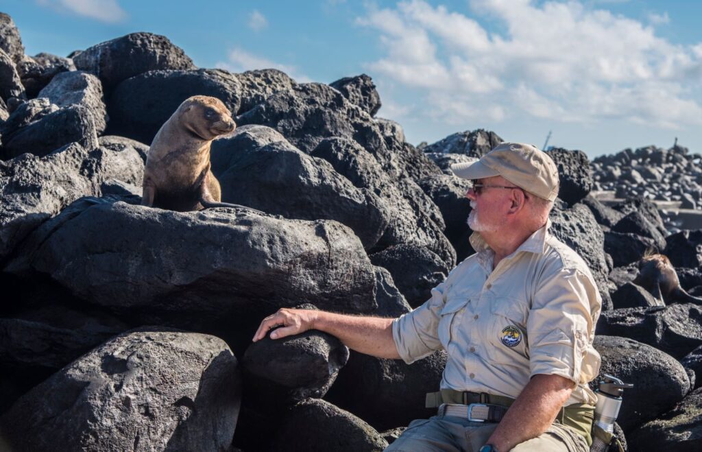 Encuentro cercano con un lobo marino en las Islas Galápagos