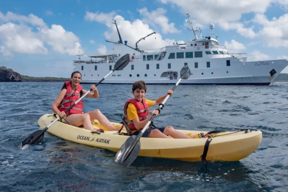 Galapagos Cruise La Pinta Kayaking