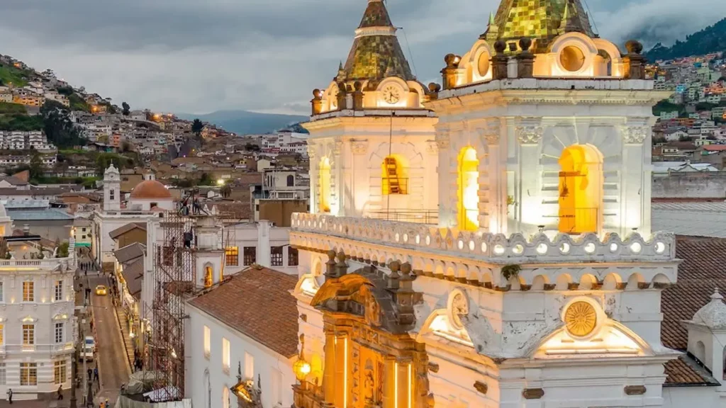 Quito Historic Center - Hotel Ecuador