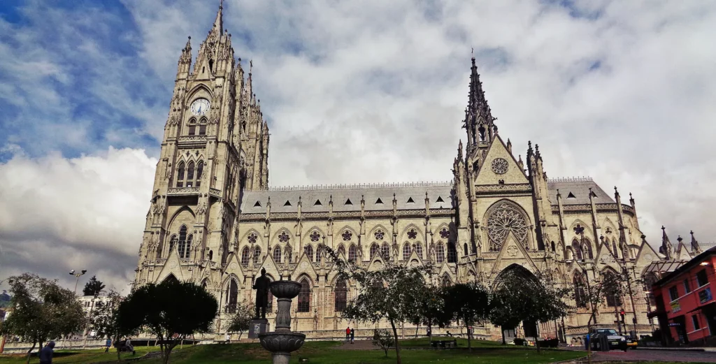 Side view of the Basilica del Voto Nacional's neo-Gothic facade