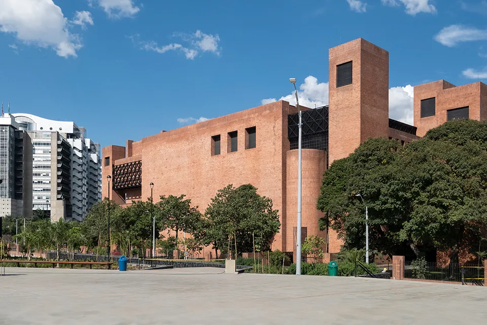 Visita el Teatro Metropolitano en Medellín, Colombia Visita el Teatro Metropolitano en Medellín, Colombia